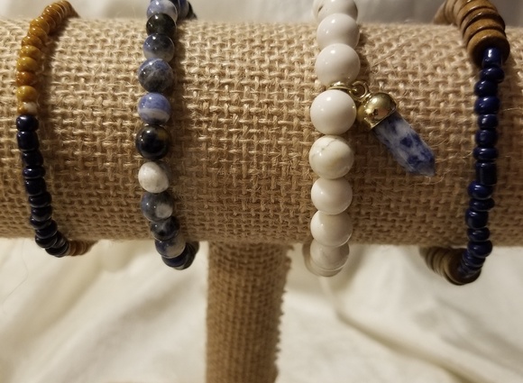 Handmade stretch bracelets - Picture 3 of 4